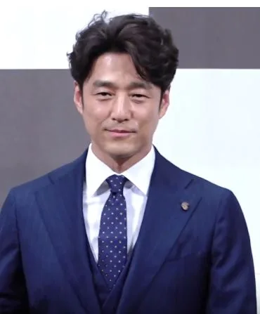 チ・ジニ