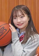 里仲菜月
