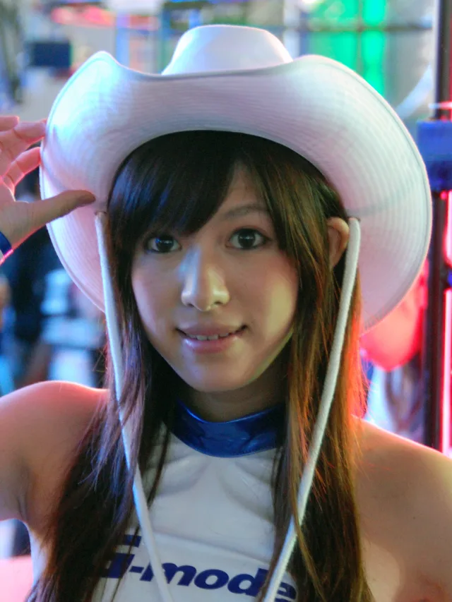 高塚麻奈
