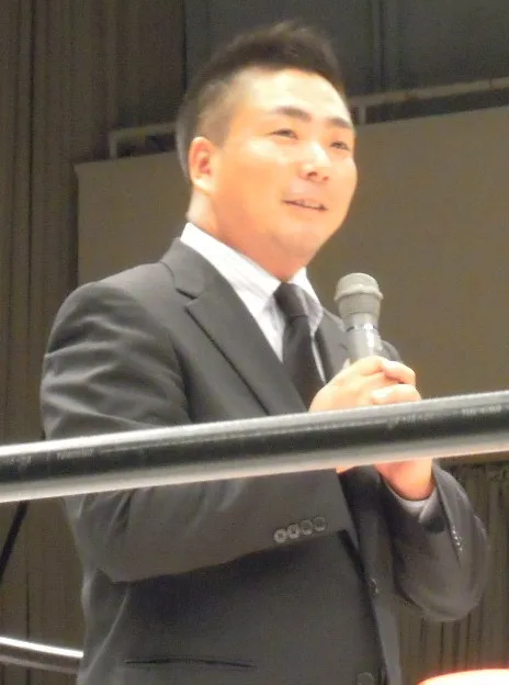 登坂栄児