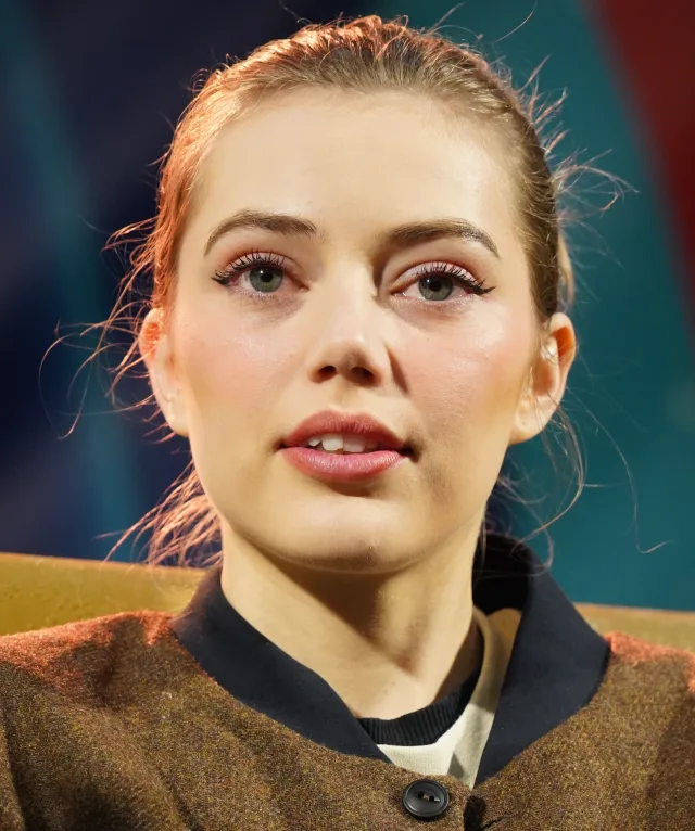 Grace Van Dien