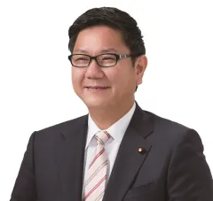 穴見陽一