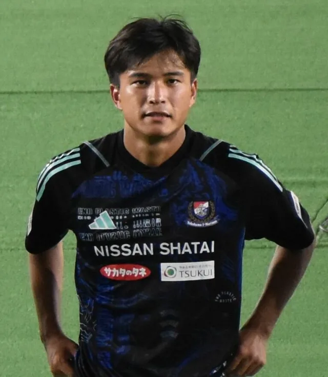 山根陸