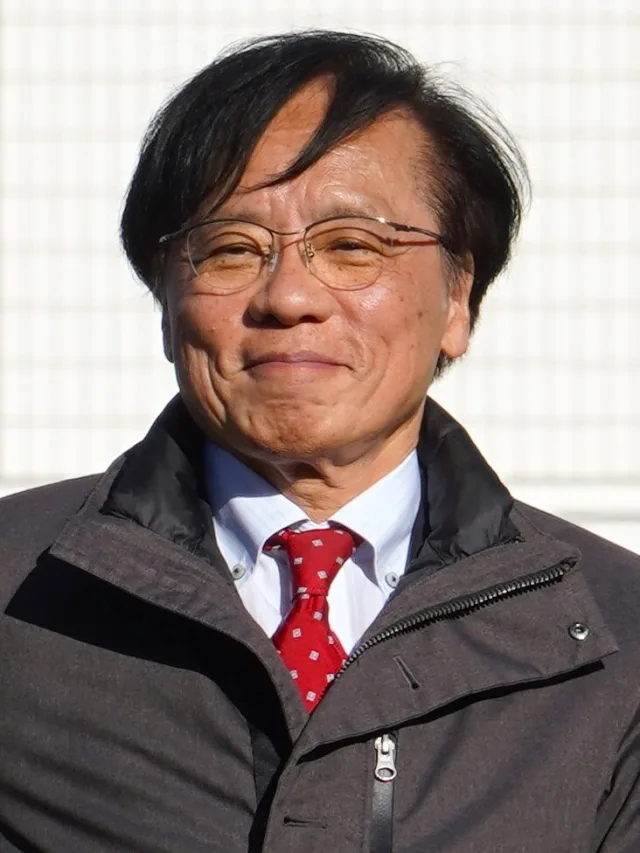 井上哲士