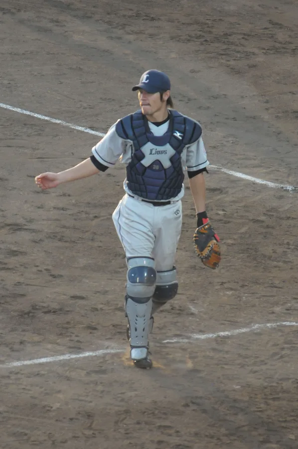 米野智人