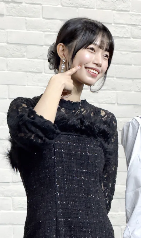 夏目綾