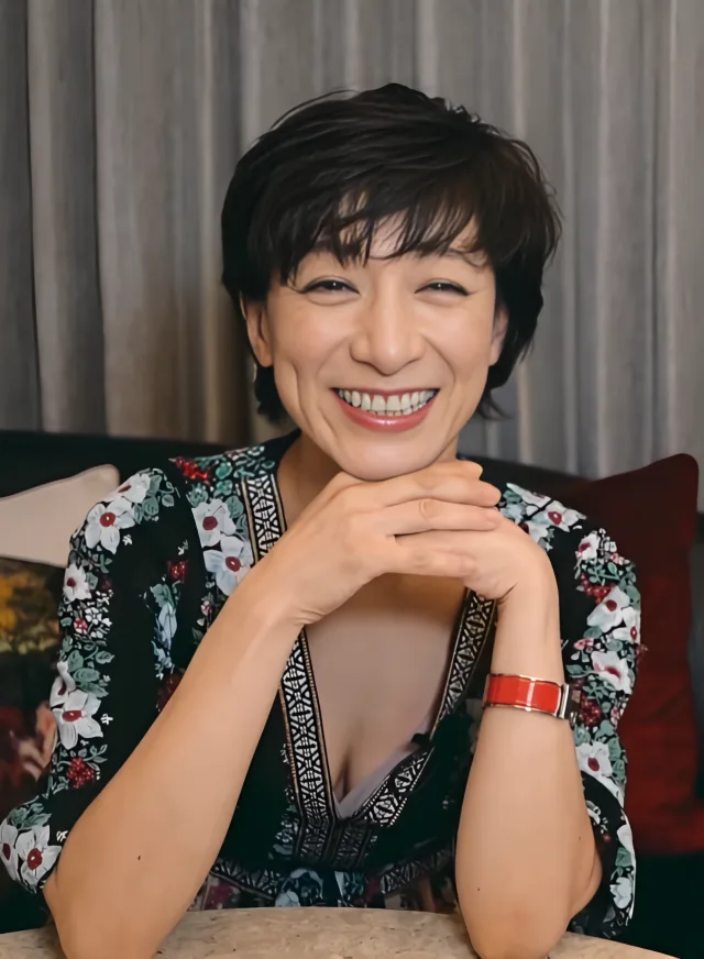 松本まりな