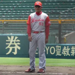 朝山東洋