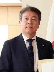 鶴保庸介