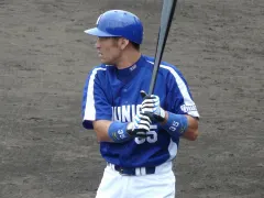 上田佳範