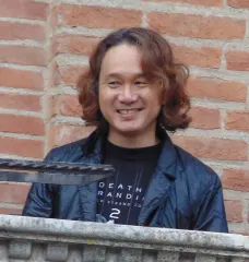 新川洋司
