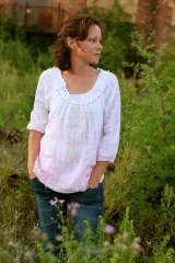 Sara Groves