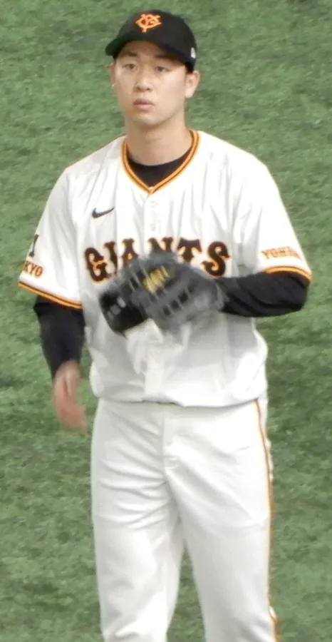 山﨑伊織
