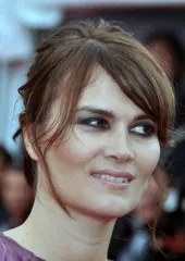 マリナ・ハンズ