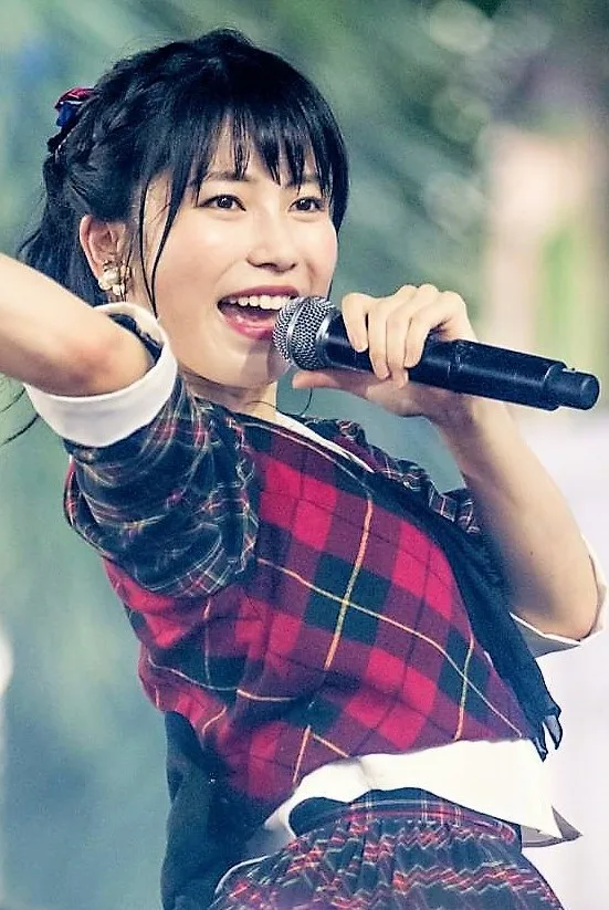 横山由依