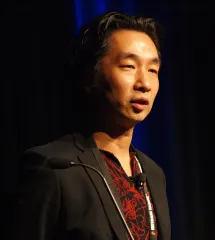 山岡晃