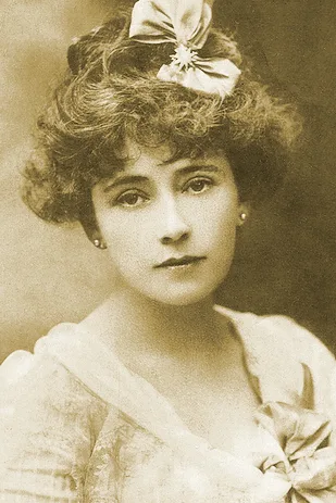 Nina Boucicault